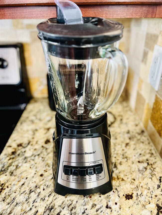 Building Photo - 7012 Ingalls St