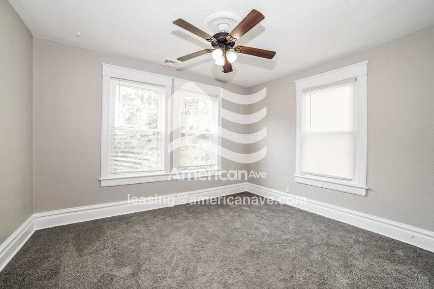 Building Photo - 519 E Frye Ave