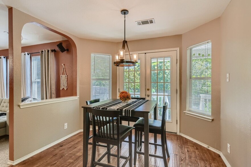 Building Photo - 10430 Tiger Field