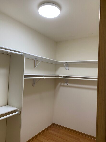 Building Photo - 230 Hilldale Dr