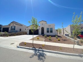 Building Photo - West El Paso Cimarron Neighborhood Stunning 4 bed/2.5bath