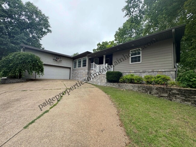Building Photo - 4 Bed/2 Bath Home in Village Green