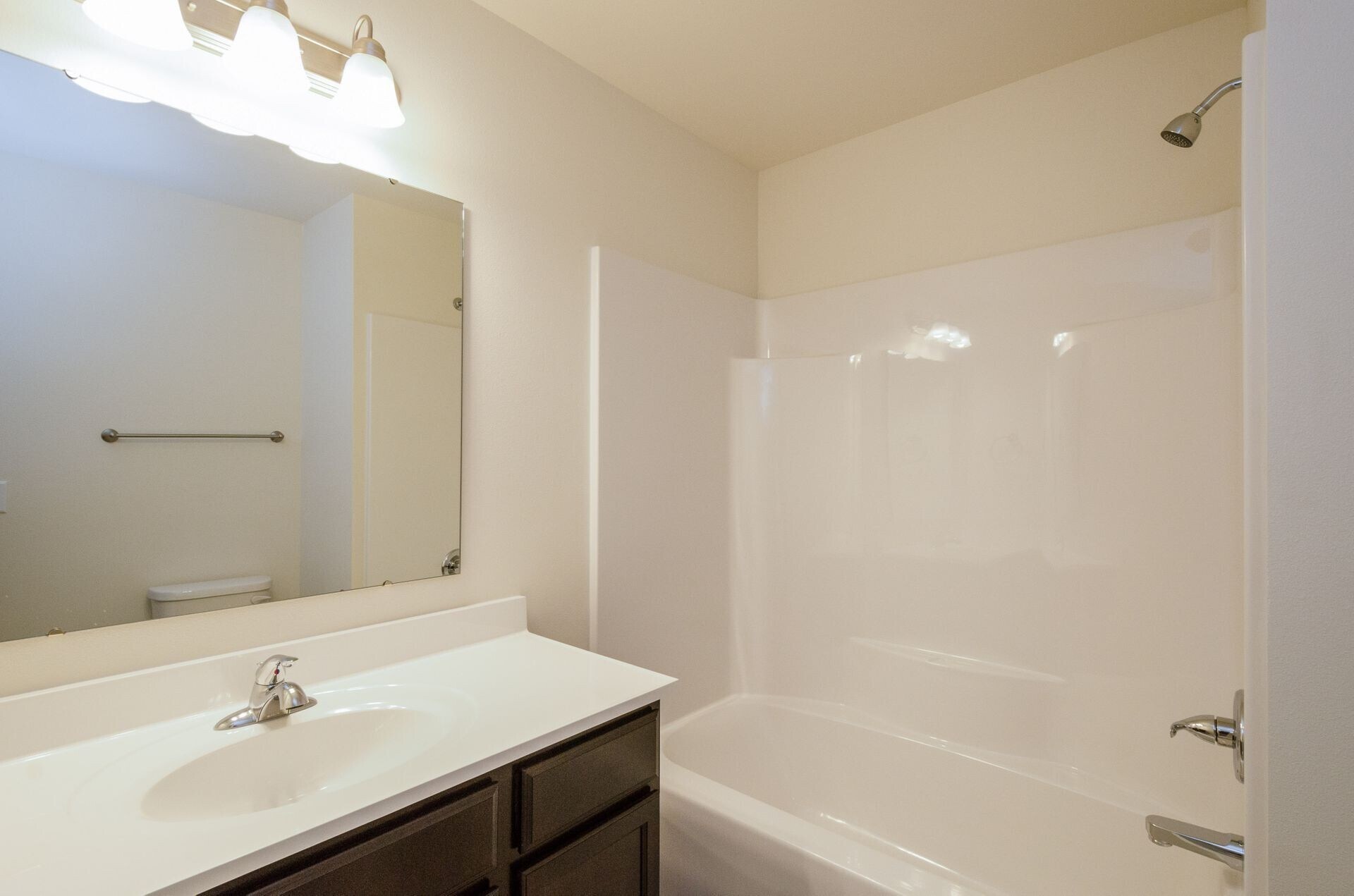 Building Photo - 1139 Lily Ln