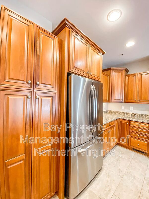 Building Photo - 4336 N Henderson Rd