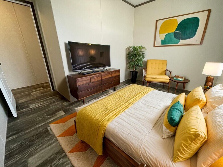 Building Photo - 16220 Frontenac Ave