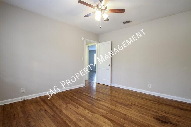 Building Photo - 2761 St Johns Ave