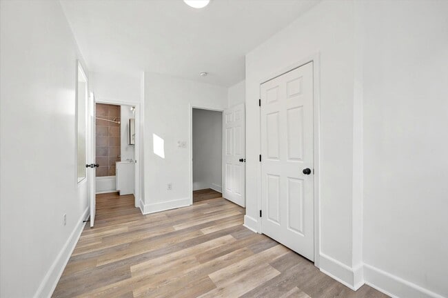 Building Photo - 2BR/3BA House | Kensington