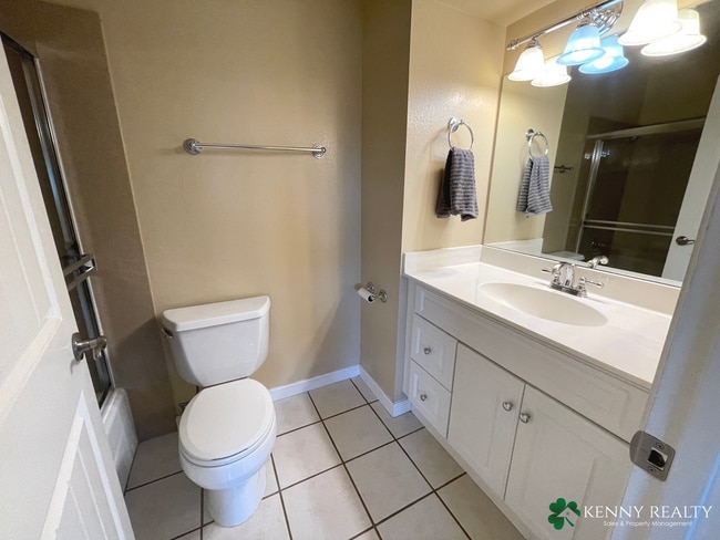 Building Photo - 4BD/2.5BA Spacious Foster City Home with Huge Backyard + Hot Tub