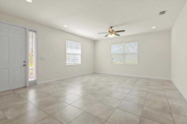 Building Photo - 12133 SW Aventino Dr