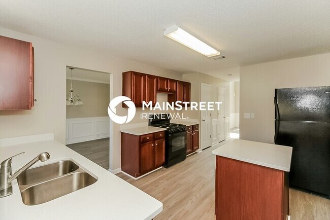 Building Photo - 4 Bedroom Pet-Friendly Home in Atlanta, GA with Main Street Renewal