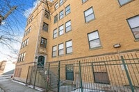 Building Photo - One Bedroom Unit in South Shore - Move In Fee Special