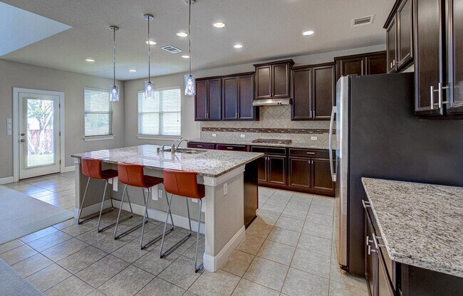 Building Photo - 5821 Viejo Dr
