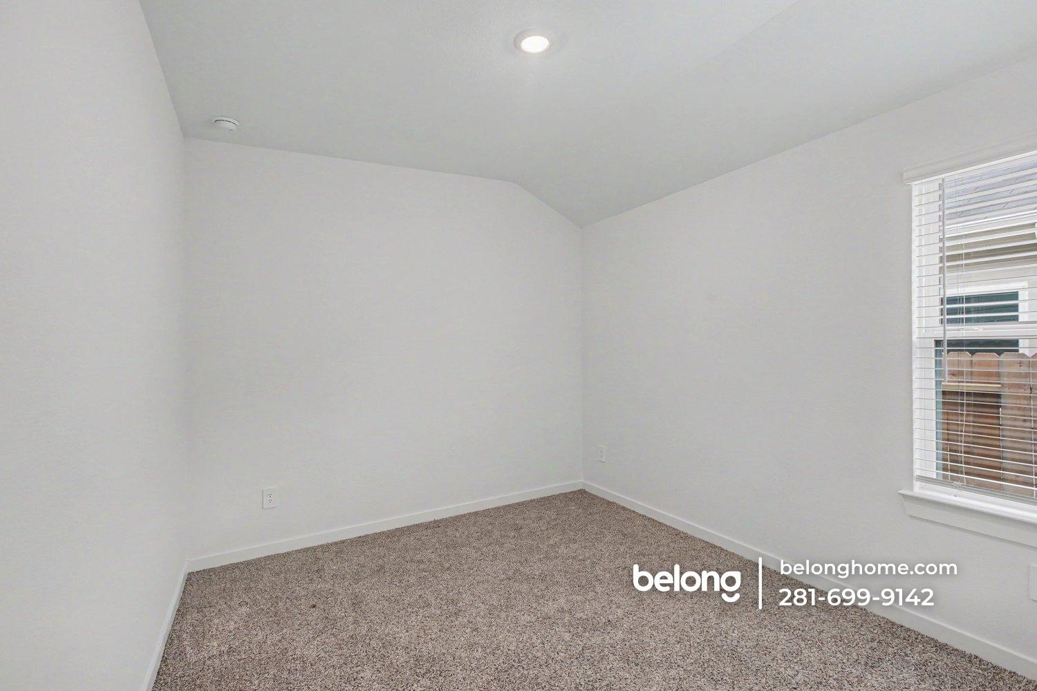 Building Photo - 4222 Multnomah Fls Dr