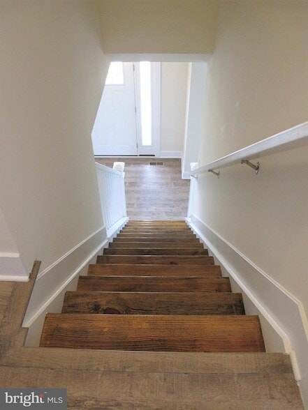 Building Photo - 43 Lee St