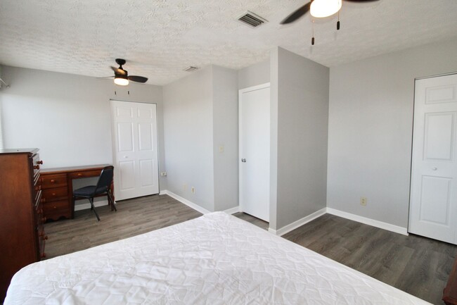 Building Photo - 1330 Hunters Rd
