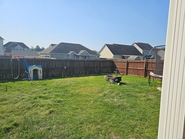 Building Photo - 4 Bedroom 2.5 Bath unfurnished home in Nautical Reach Neighborhood