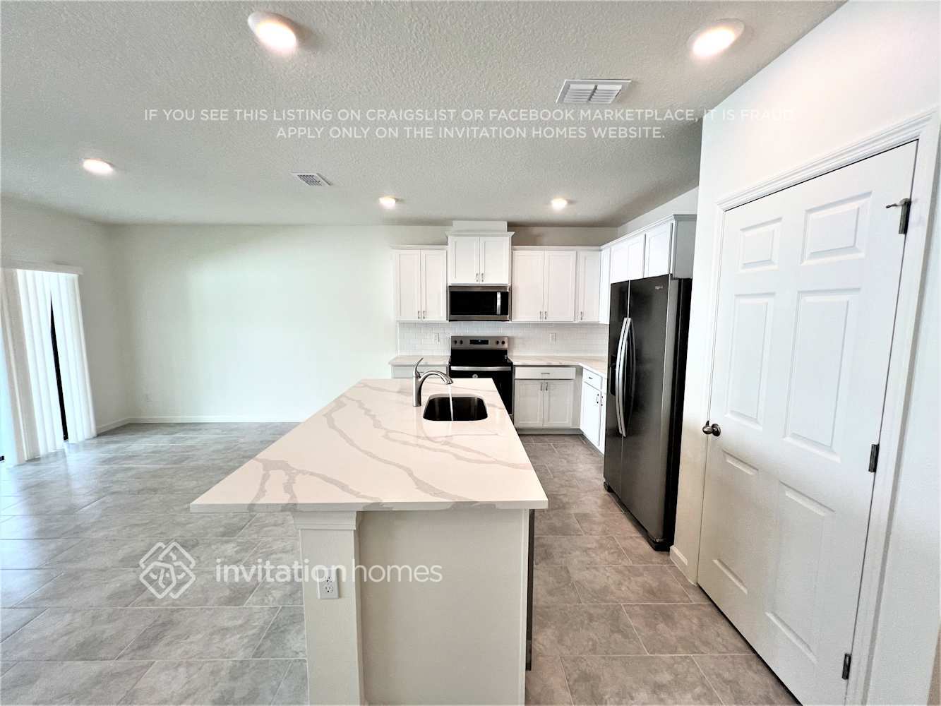 Building Photo - 565 Seaspray Dr