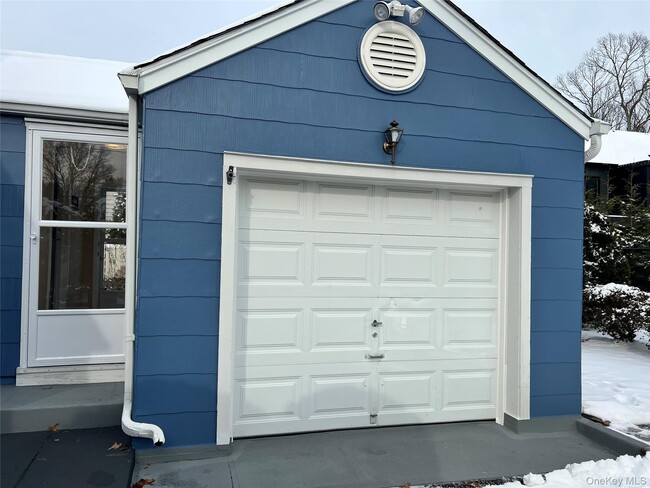 Building Photo - 223 Clay Pitts Rd