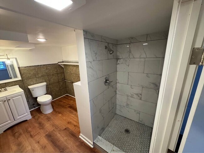 Building Photo - 14 Dellwood Dr