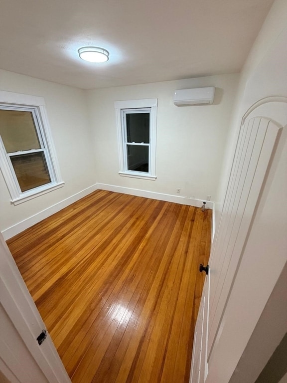 Building Photo - 10 Elsmere Ave