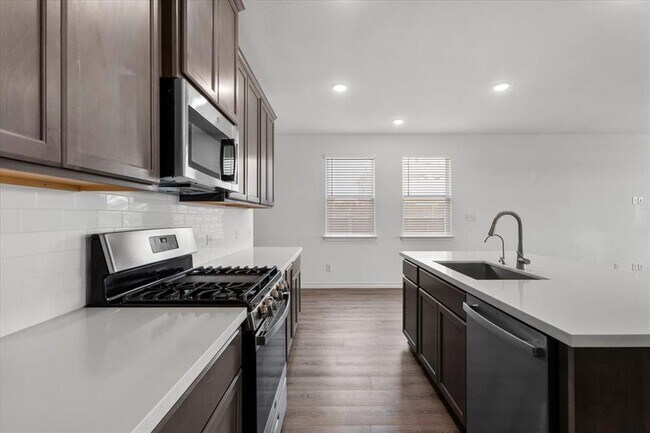 Building Photo - 500 Stinchcomb Rd