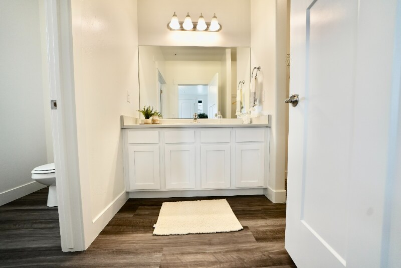 Building Photo - 701 N 380 W