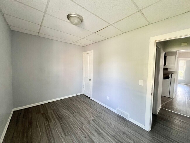 Building Photo - ET 501-503 16th Ave