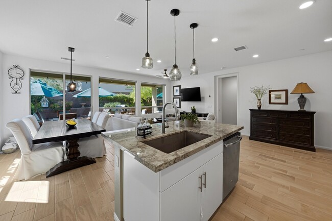 Building Photo - 51811 Golden Eagle Dr