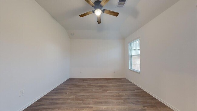 Building Photo - 1206 Silver Fir Ct