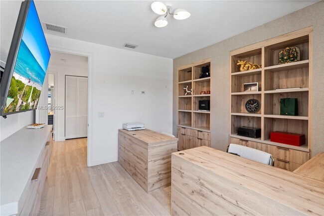 Building Photo - 9974 NW 86th Terrace