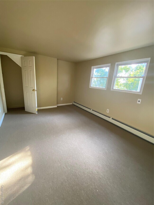 Building Photo - 18 Third Ave