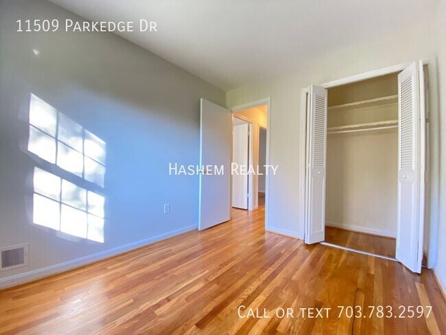 Building Photo - 11509 Parkedge Dr