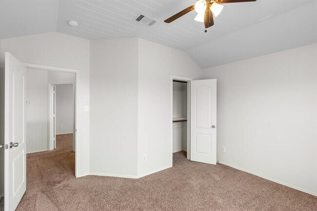 Building Photo - 124 Amberwood Ct
