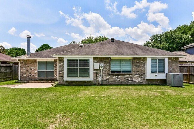 Building Photo - 1227 Hidden Canyon Rd