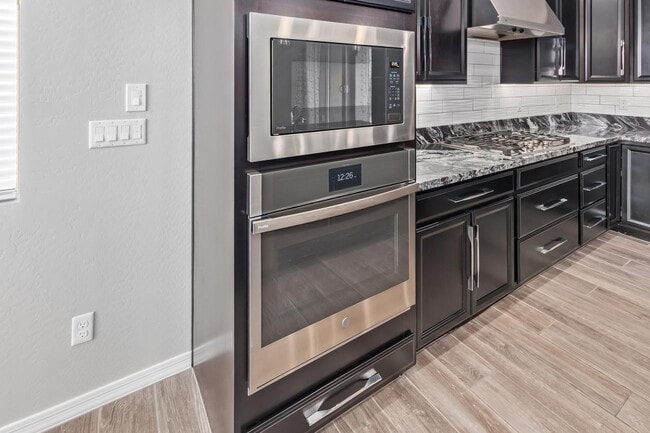 Building Photo - 1667 S Wallrade Ln