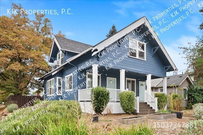 Primary Photo - Stacked Duplex-Upstairs Woodstock Airy Apa...