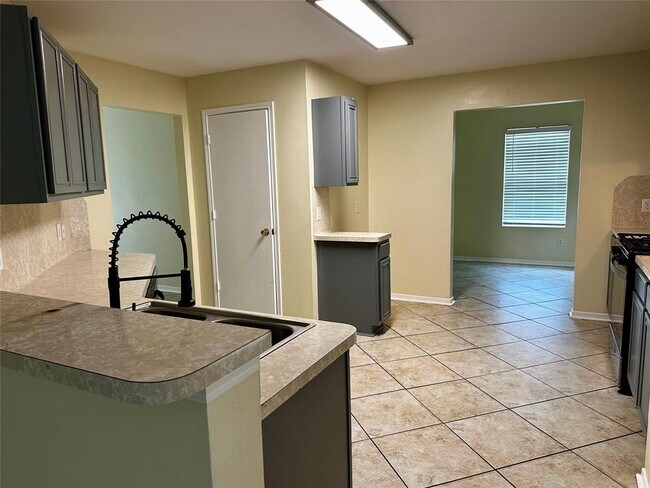 Building Photo - 15410 Apple Bloom Way