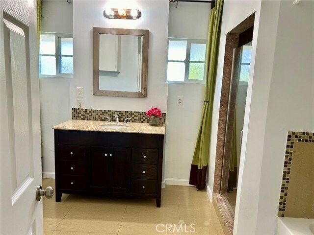 Building Photo - 1130 Encanto Dr