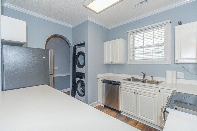 Building Photo - 4627 Wild Iris Dr
