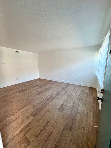 Building Photo - 4810 S Dauphin Ave