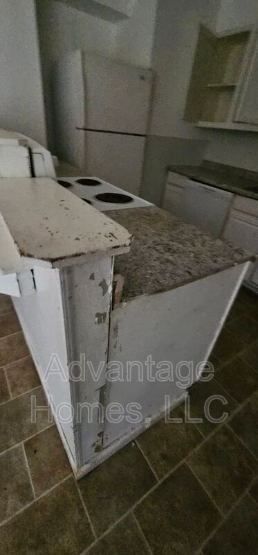 Building Photo - 11221 Palmer Ave