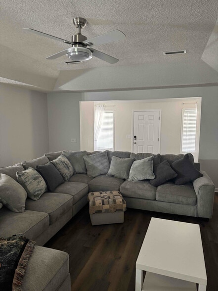Building Photo - 2821 Quail Cove