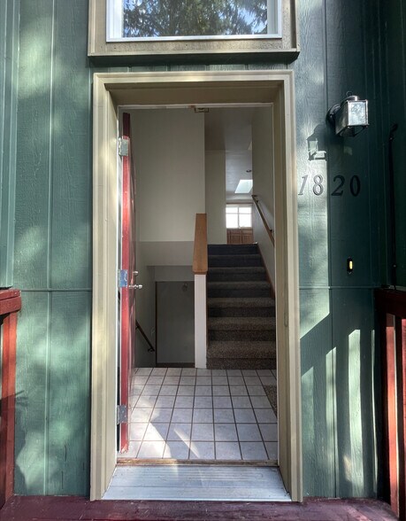 Building Photo - 1820 Elliott Ave NW
