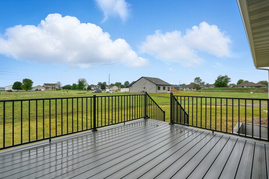 Building Photo - 933 Long Dr