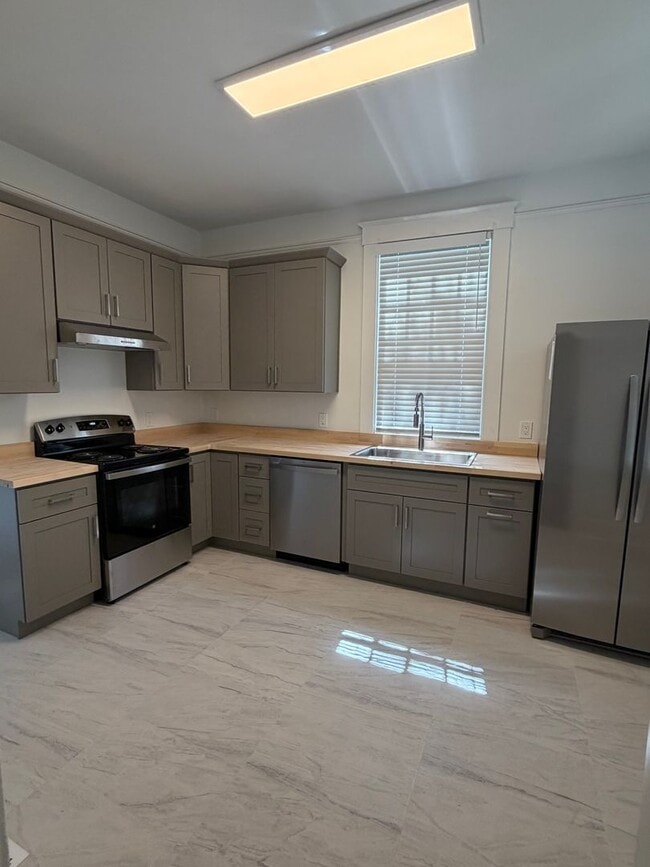 Building Photo - For Rent – Newly Renovated 1 Bedroom, 1 Bathroom Apartment in Baldwin Park, Savannah, GA