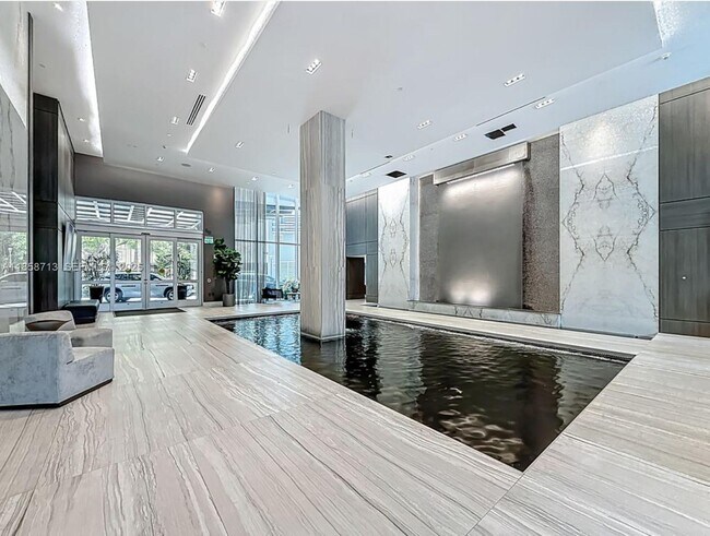 Building Photo - 333 Las Olas Way