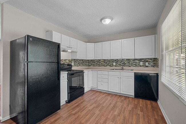 Building Photo - Fantastic 3 Bedroom Ranch home in SE Ralei...