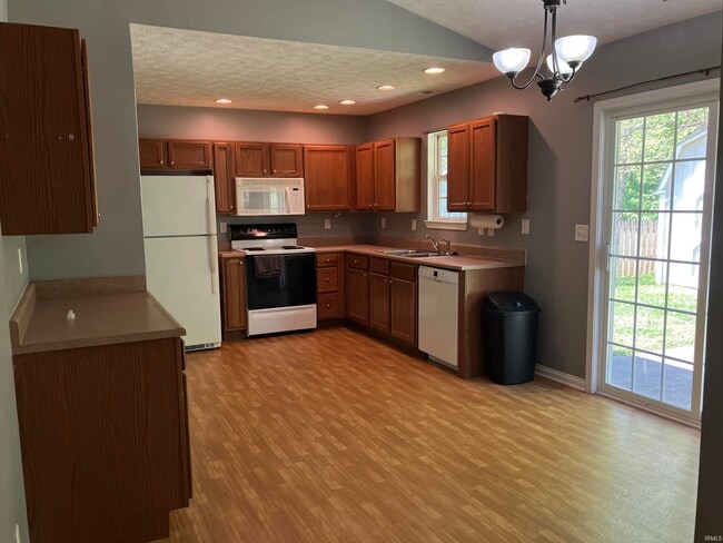 Building Photo - 8120 Cedar Point Dr