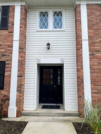 Building Photo - 525 Fairbrook St