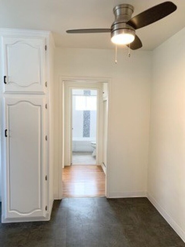 Building Photo - 18th Street